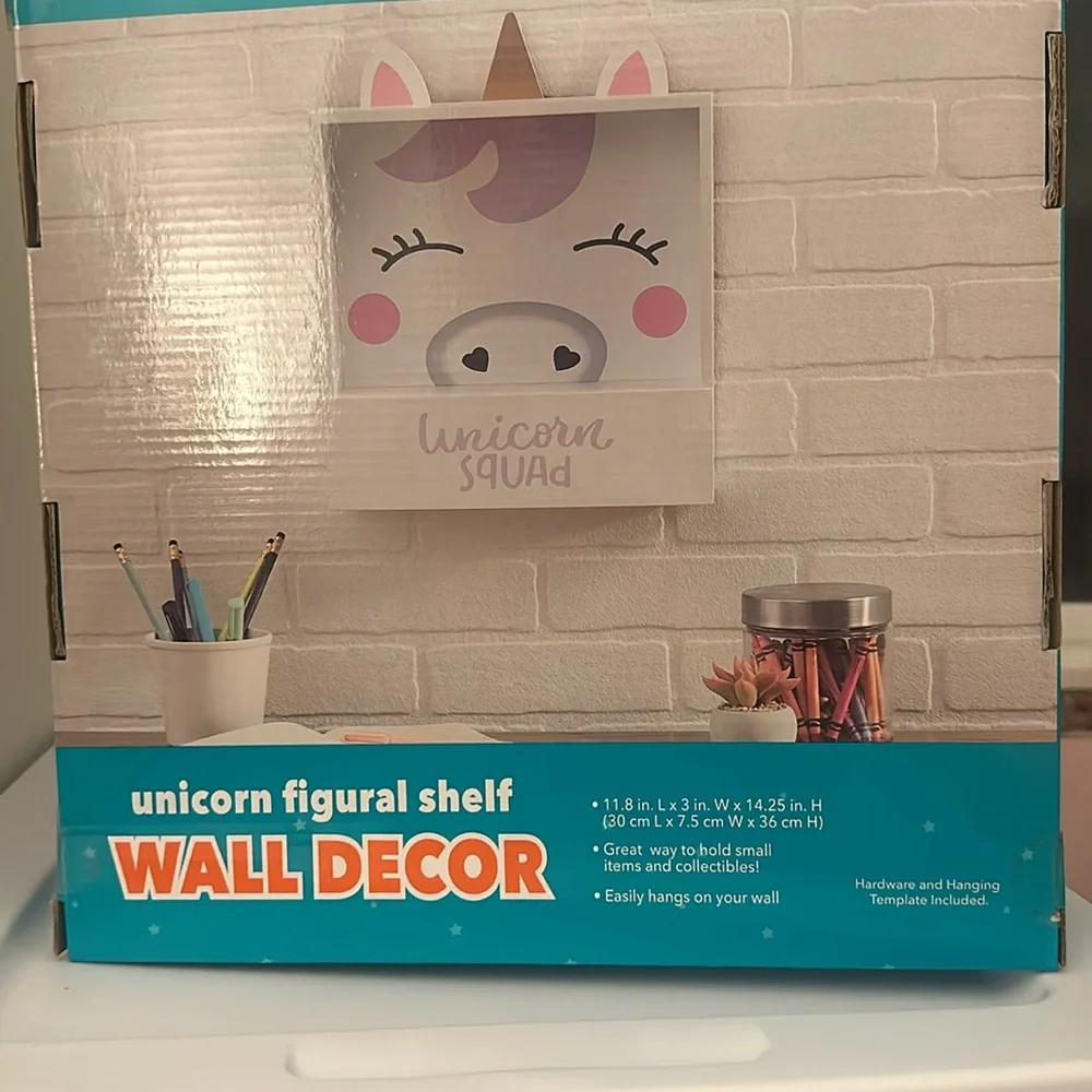 Street Dream Unicorn Figural Shelf